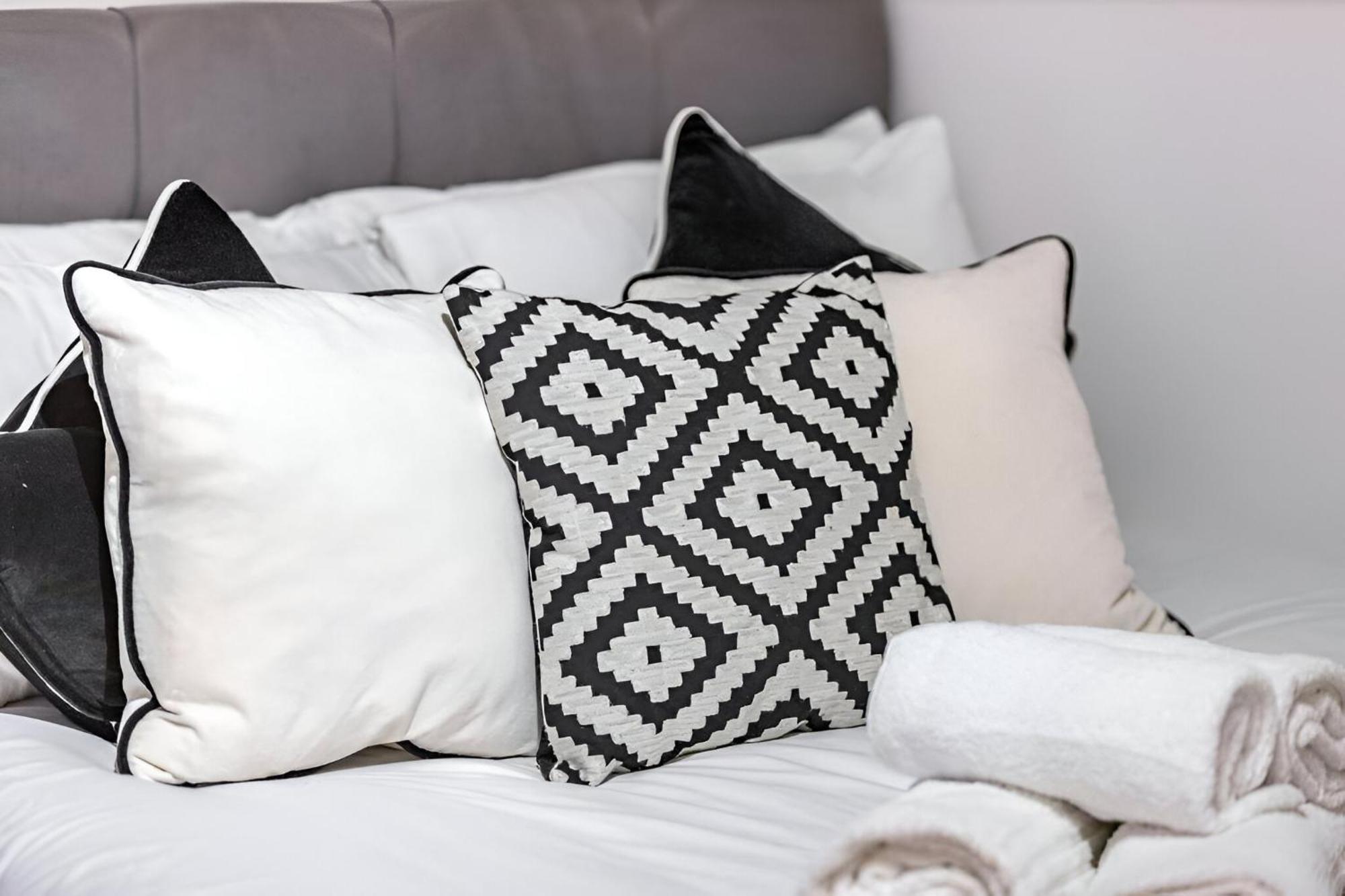 Cozy Vibes Minimalist Studio Stay Лондон Экстерьер фото