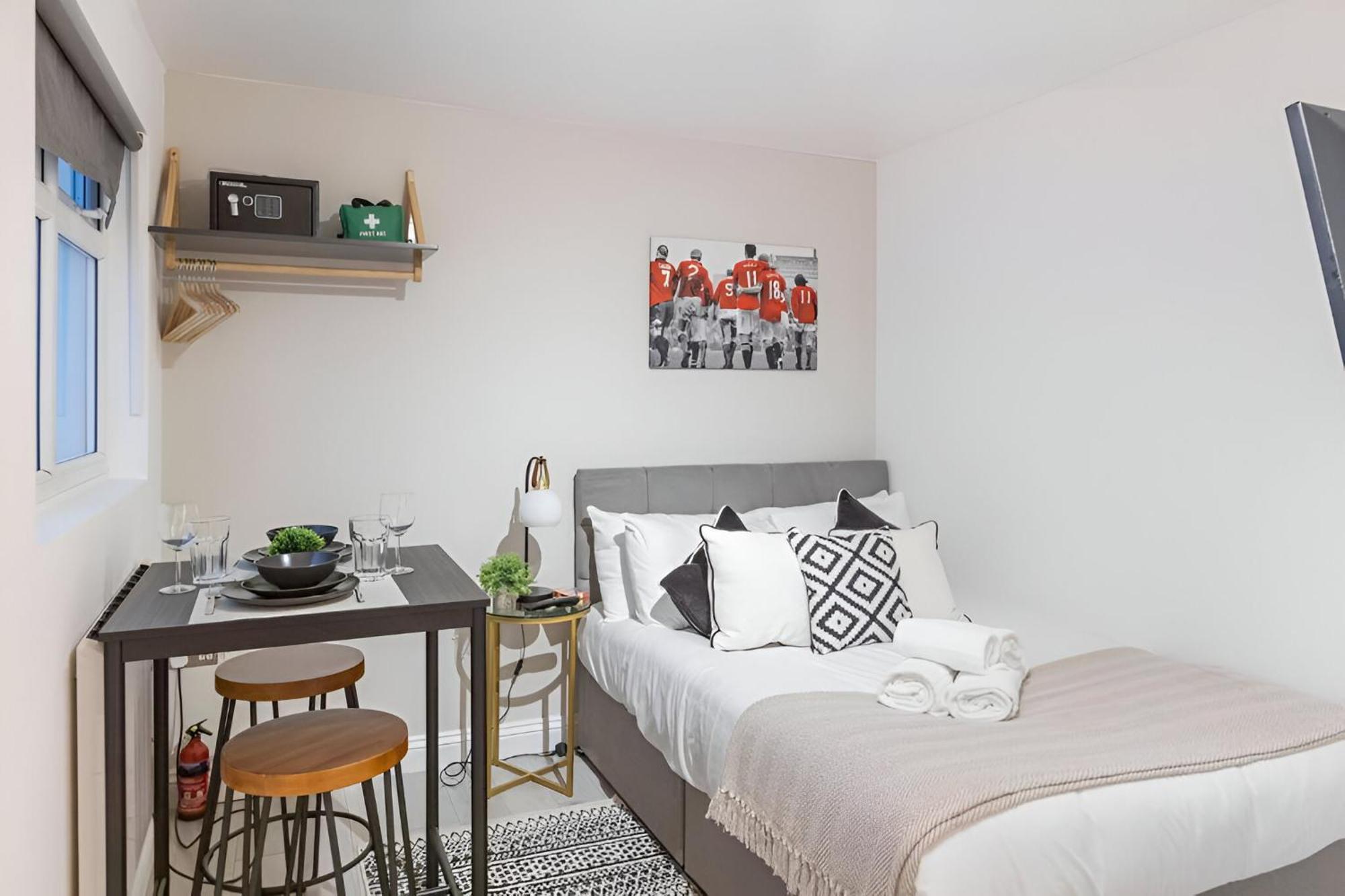 Cozy Vibes Minimalist Studio Stay Лондон Экстерьер фото